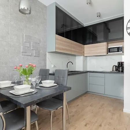 Ku Morzu Przytulny Blisko Plazy Parking & Balkon By Renters