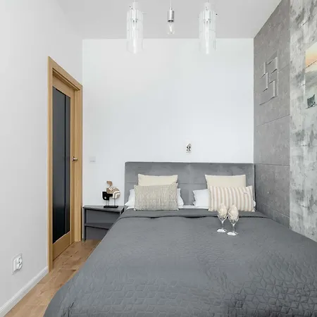 Ku Morzu Przytulny Blisko Plazy Parking & Balkon By Renters