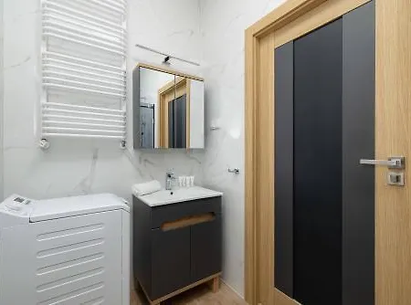 Ku Morzu Przytulny Blisko Plazy Parking & Balkon By Renters Apartment *